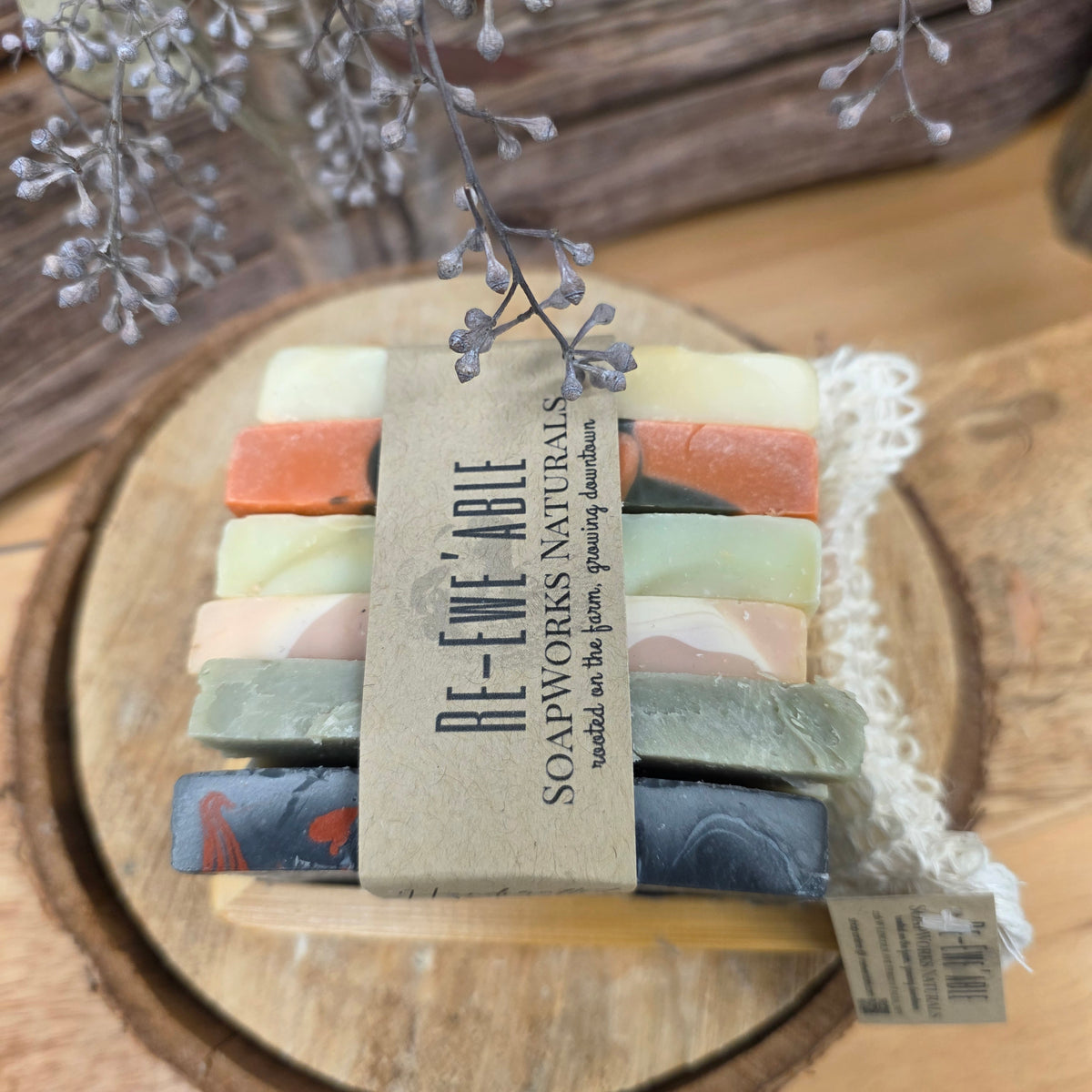 Handcrafted Soap Set - Soap, bag & lift