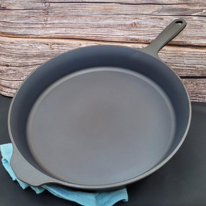 No. 10 Cast Iron Skillet
